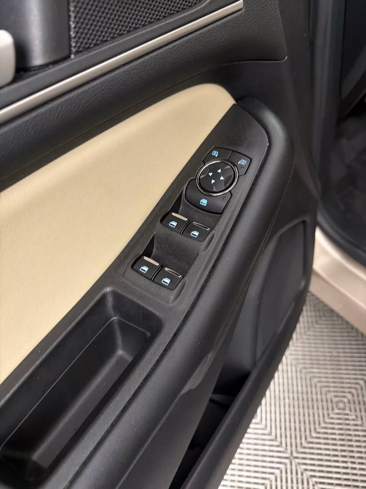 2021 Desert Gold Metallic Ford Edge SEL FWD SUV