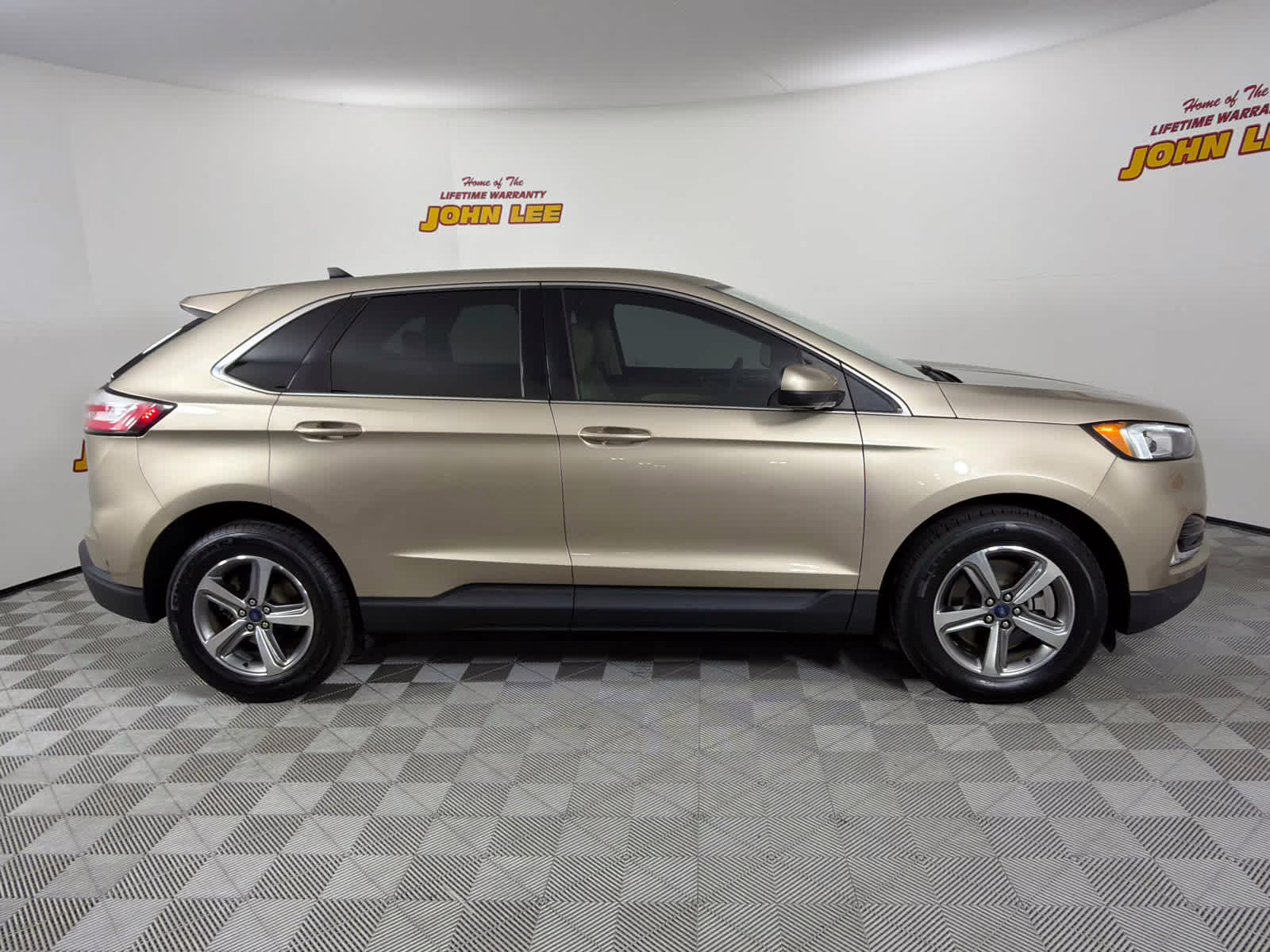 2021 Desert Gold Metallic Ford Edge SEL FWD SUV
