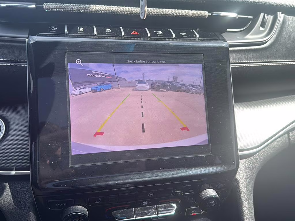 2024 Bright White Clearcoat Jeep Grand Cherokee Altitude X 4X4 SUV
