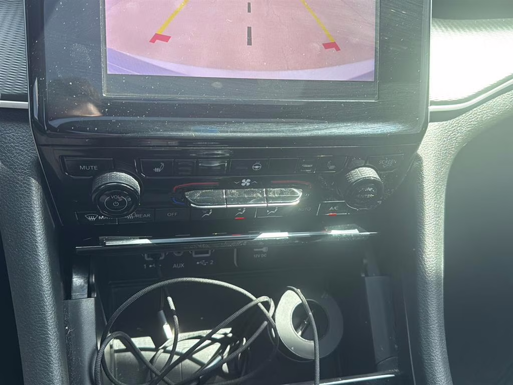 2024 Bright White Clearcoat Jeep Grand Cherokee Altitude X 4X4 SUV