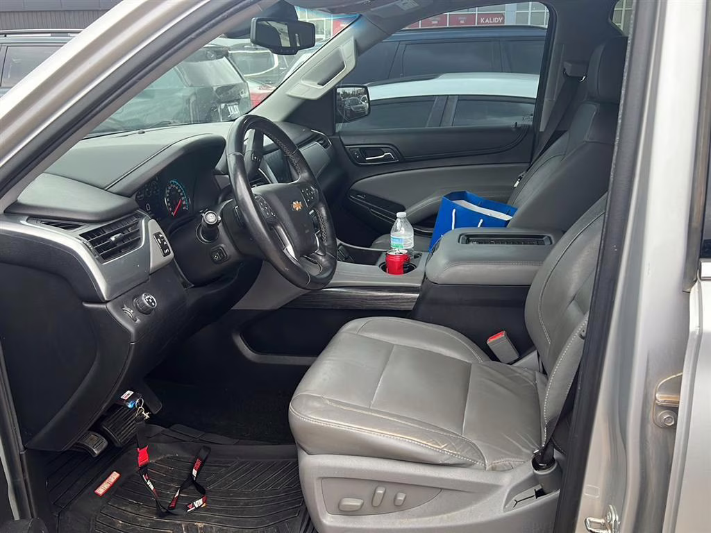 2017 Silver Ice Metallic Chevrolet Suburban LT RWD SUV