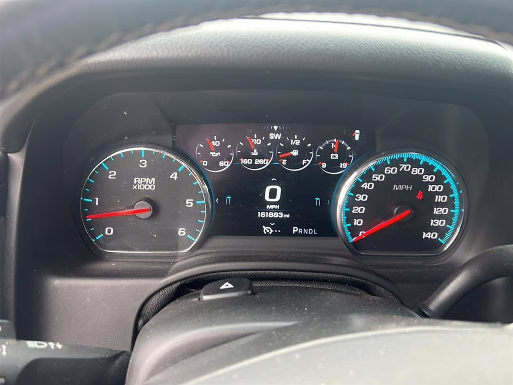 2017 Silver Ice Metallic Chevrolet Suburban LT RWD SUV