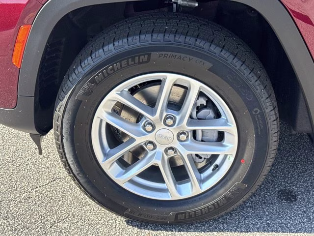 2026 Velvet Red Pearlcoat Jeep Grand Cherokee Laredo X RWD SUV