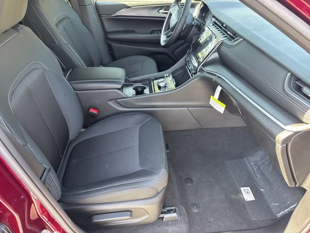 2026 Velvet Red Pearlcoat Jeep Grand Cherokee Laredo X RWD SUV