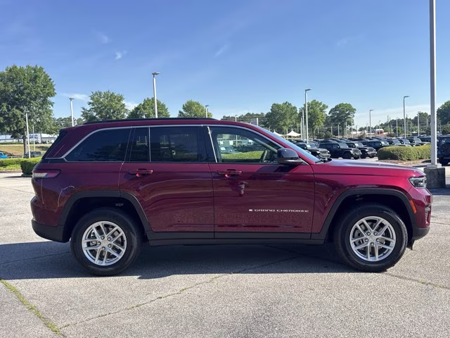 2026 Velvet Red Pearlcoat Jeep Grand Cherokee Laredo X RWD SUV