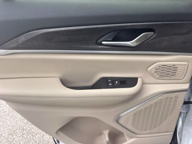 2026 Bright White Clearcoat Jeep Grand Cherokee Limited 4X4 SUV