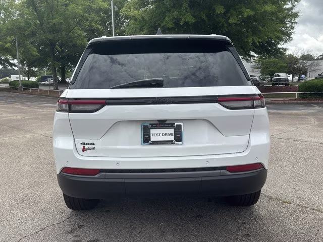 2026 Bright White Clearcoat Jeep Grand Cherokee Limited 4X4 SUV