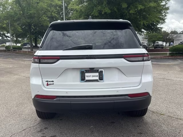 2026 Bright White Clearcoat Jeep Grand Cherokee Limited 4X4 SUV