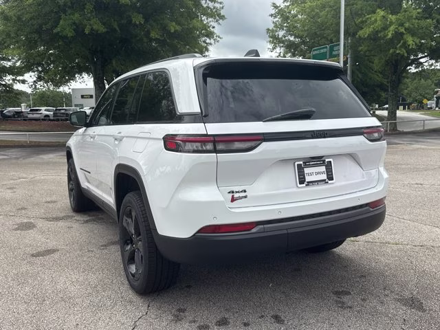 2026 Bright White Clearcoat Jeep Grand Cherokee Limited 4X4 SUV