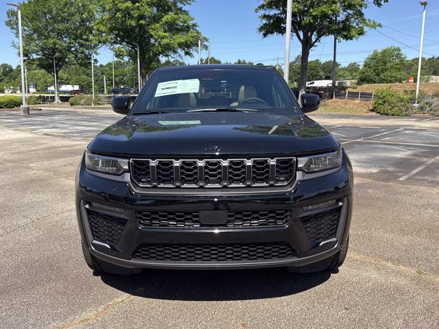 2026 Diamond Black Crystal Pearlcoat Jeep Grand Cherokee Limited 4X4 SUV
