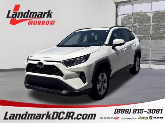 2021 Super White Toyota RAV4 XLE FWD SUV