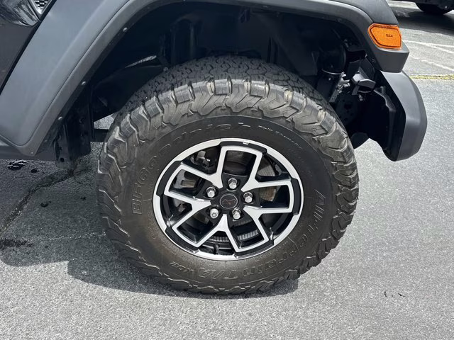 2024 Black Clearcoat Jeep Wrangler Rubicon 4X4 Convertible