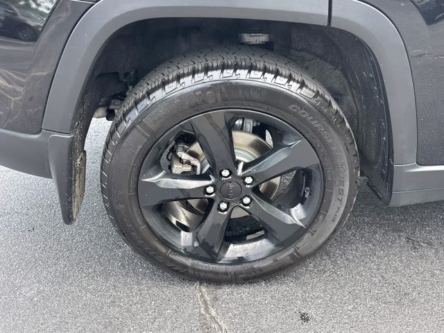 2023 Diamond Black Crystal Pearlcoat Jeep Grand Cherokee Limited 4X4 SUV