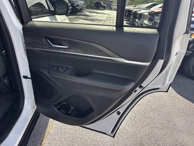 2024 Bright White Clearcoat Jeep Grand Cherokee Limited 4X4 SUV