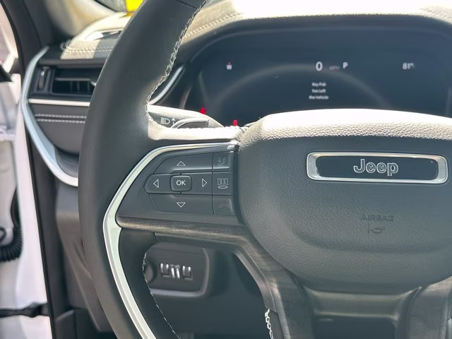 2024 Bright White Clearcoat Jeep Grand Cherokee Limited 4X4 SUV