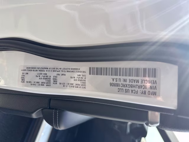 2024 Bright White Clearcoat Jeep Grand Cherokee Limited 4X4 SUV