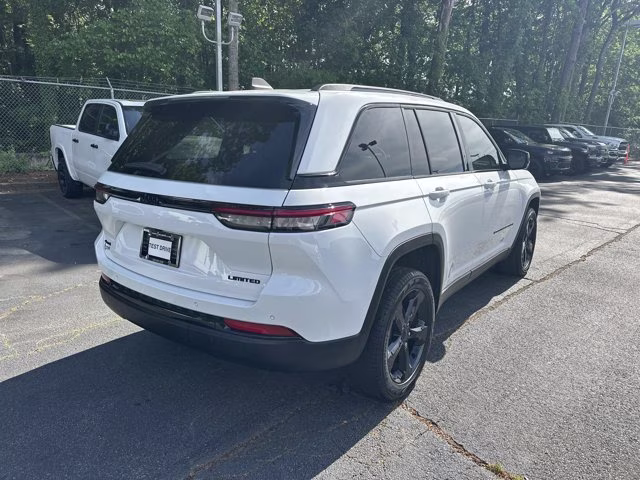 2024 Bright White Clearcoat Jeep Grand Cherokee Limited 4X4 SUV