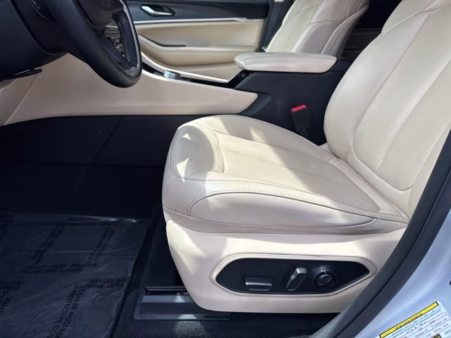 2022 Silver Jeep Grand Cherokee L Limited RWD SUV