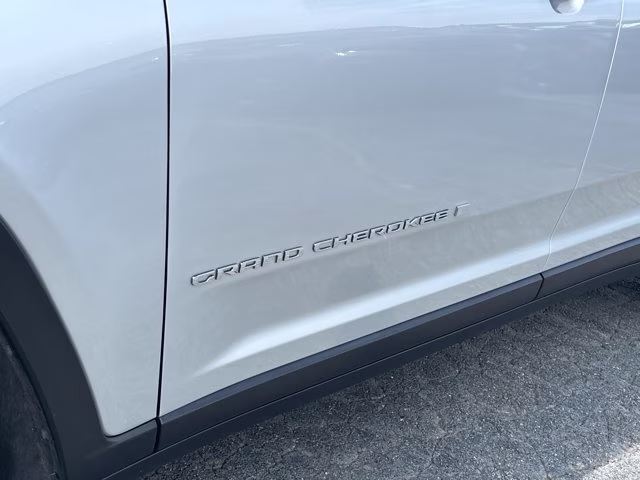 2022 Silver Jeep Grand Cherokee L Limited RWD SUV