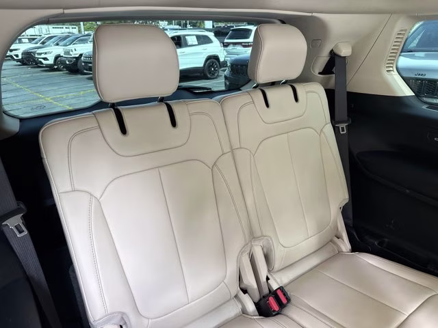 2022 Silver Zynith Jeep Grand Cherokee L Limited RWD SUV