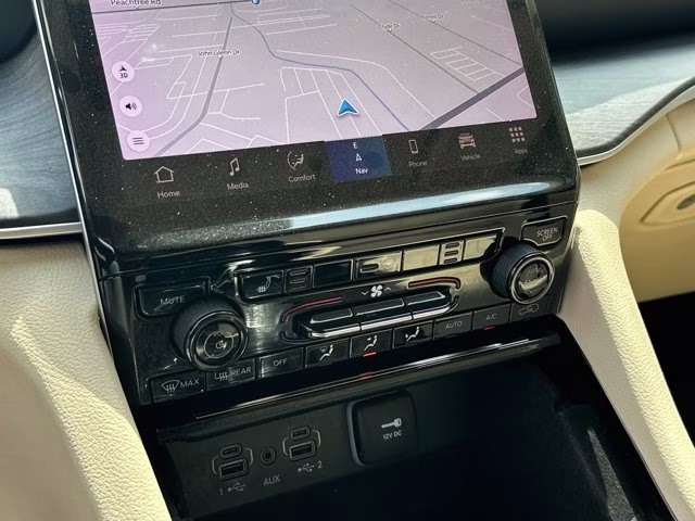 2022 Silver Zynith Jeep Grand Cherokee L Limited RWD SUV