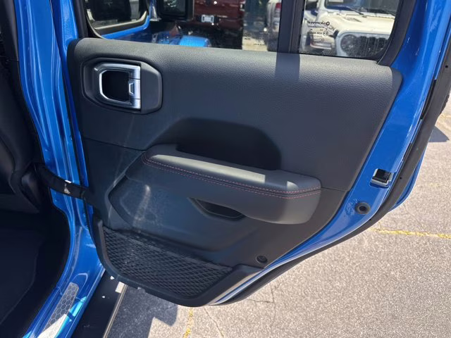 2025 Hydro Blue Pearl Coat Jeep Wrangler Rubicon X 4X4 Convertible