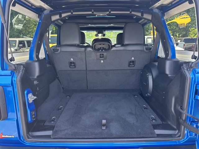 2025 Hydro Blue Pearl Coat Jeep Wrangler Rubicon X 4X4 Convertible