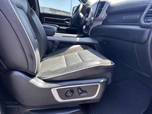 2023 Diamond Black Crystal Pearlcoat Ram 1500 Laramie 4X4 Truck