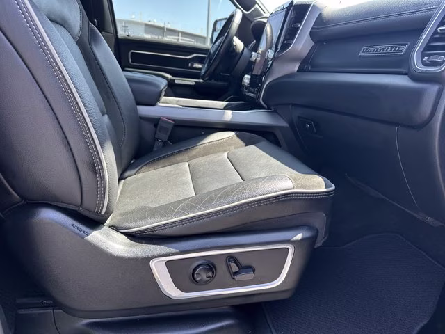 2023 Diamond Black Crystal Pearlcoat Ram 1500 Laramie 4X4 Truck