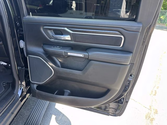 2023 Diamond Black Crystal Pearlcoat Ram 1500 Laramie 4X4 Truck