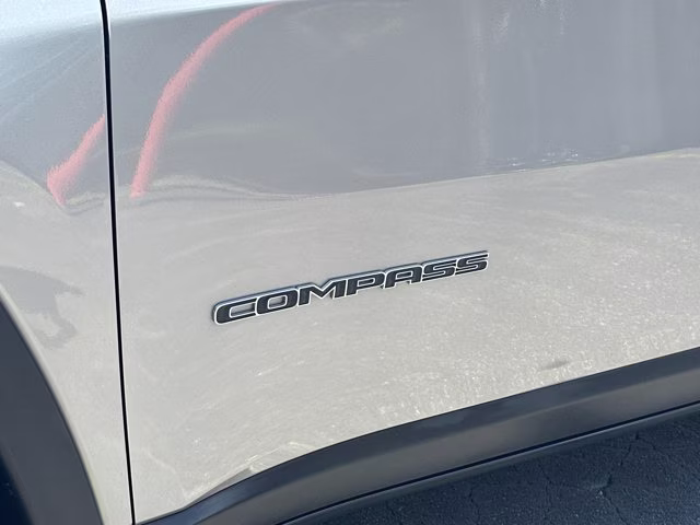 2023 Billet Silver Metallic Clearcoat Jeep Compass Limited 4X4 SUV