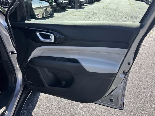 2023 Billet Silver Metallic Clearcoat Jeep Compass Limited 4X4 SUV