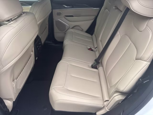 2026 Bright White Clearcoat Jeep Grand Cherokee Limited 4X4 SUV