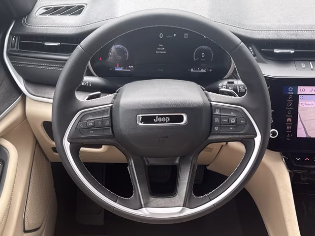 2026 Bright White Clearcoat Jeep Grand Cherokee Limited 4X4 SUV