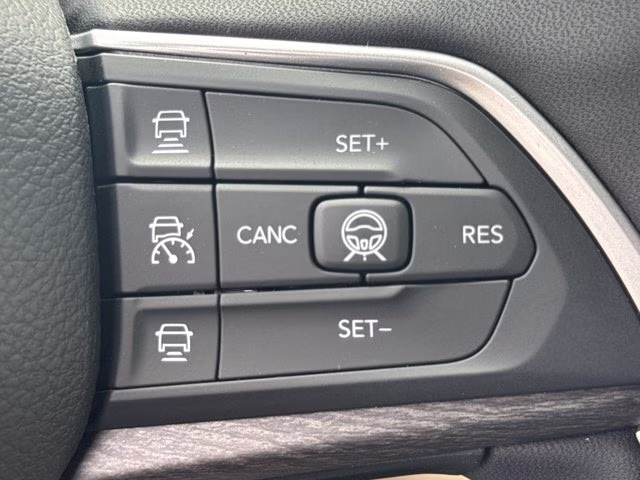 2026 Bright White Clearcoat Jeep Grand Cherokee Limited 4X4 SUV