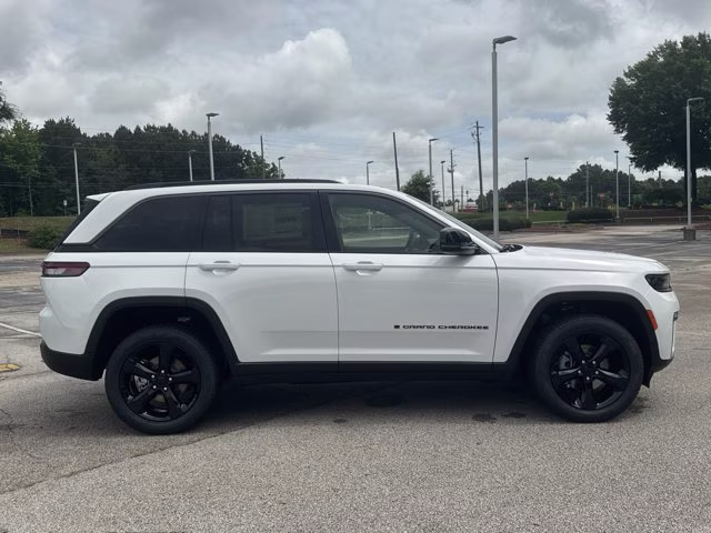 2026 Bright White Clearcoat Jeep Grand Cherokee Limited 4X4 SUV