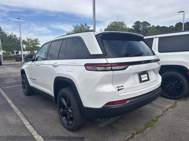 2026 Bright White Clearcoat Jeep Grand Cherokee Limited 4X4 SUV