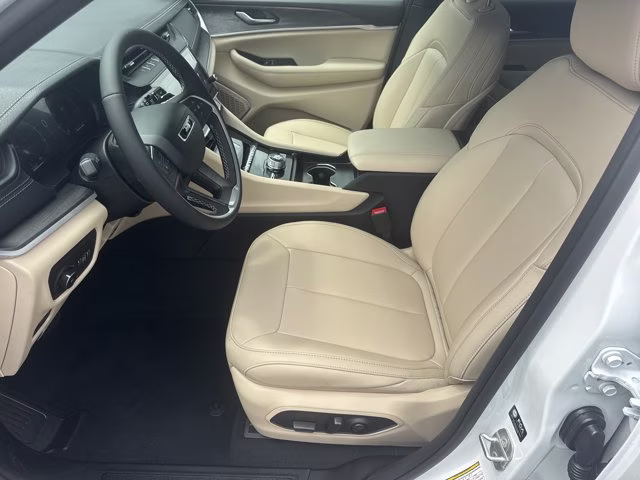 2026 Bright White Clearcoat Jeep Grand Cherokee Limited 4X4 SUV