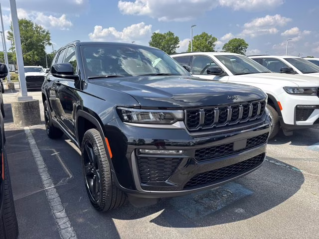 2026 Diamond Black Crystal Pearlcoat Jeep Grand Cherokee Limited 4X4 SUV