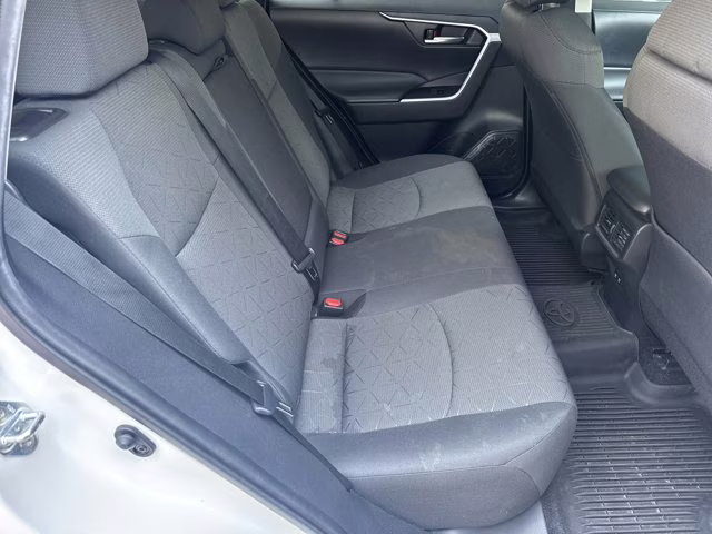 2021 Super White Toyota RAV4 XLE FWD SUV