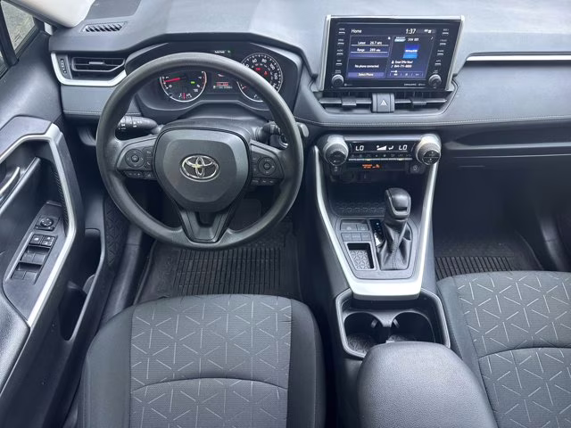 2021 Super White Toyota RAV4 XLE FWD SUV