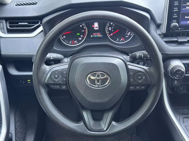 2021 Super White Toyota RAV4 XLE FWD SUV