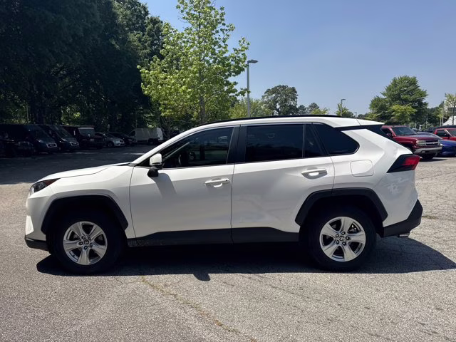 2021 Super White Toyota RAV4 XLE FWD SUV
