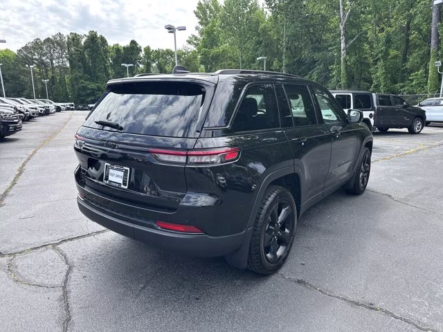 2023 Diamond Black Crystal Pearlcoat Jeep Grand Cherokee Limited 4X4 SUV