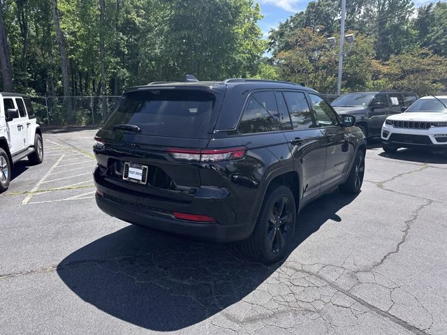 2024 Diamond Black Crystal Pearlcoat Jeep Grand Cherokee Limited 4X4 SUV