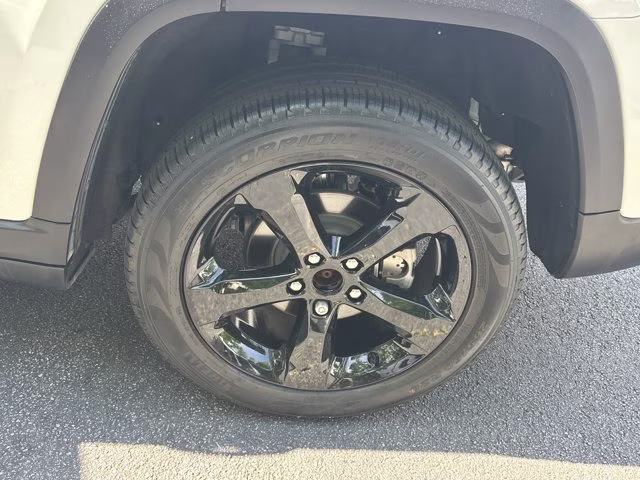 2024 Bright White Clearcoat Jeep Grand Cherokee Limited 4X4 SUV