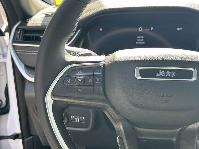 2024 Bright White Clearcoat Jeep Grand Cherokee Limited 4X4 SUV