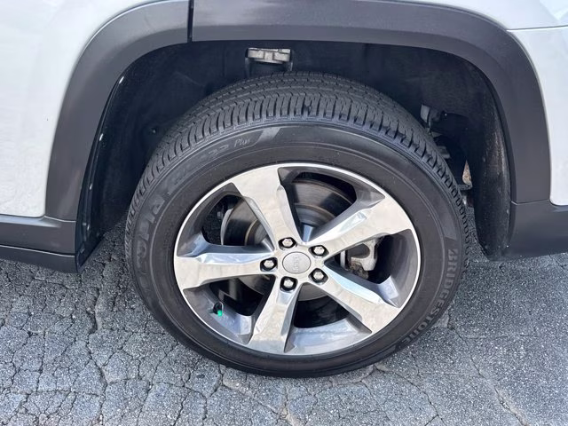 2022 Silver Jeep Grand Cherokee L Limited RWD SUV