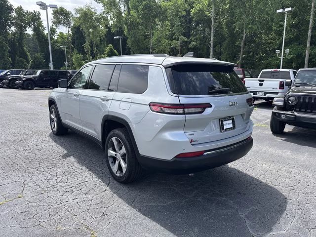 2022 Silver Zynith Jeep Grand Cherokee L Limited RWD SUV