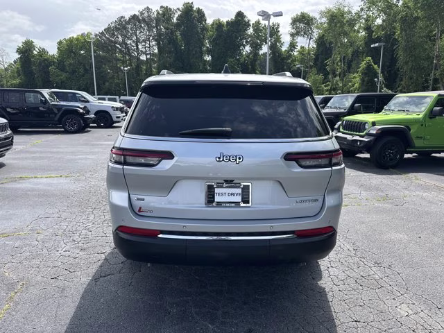 2022 Silver Zynith Jeep Grand Cherokee L Limited RWD SUV